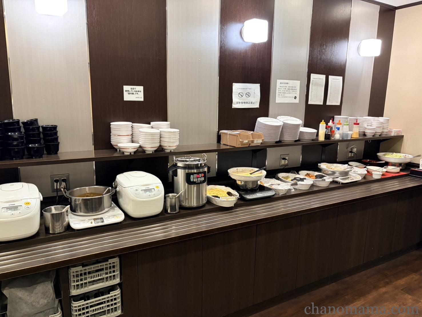 AZ cafe Shidaka バイキングカウンター全体（ご飯・おかず各種）